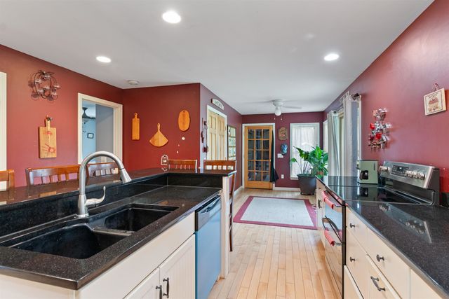 292 Brook Road, Chelsea, VT 05038