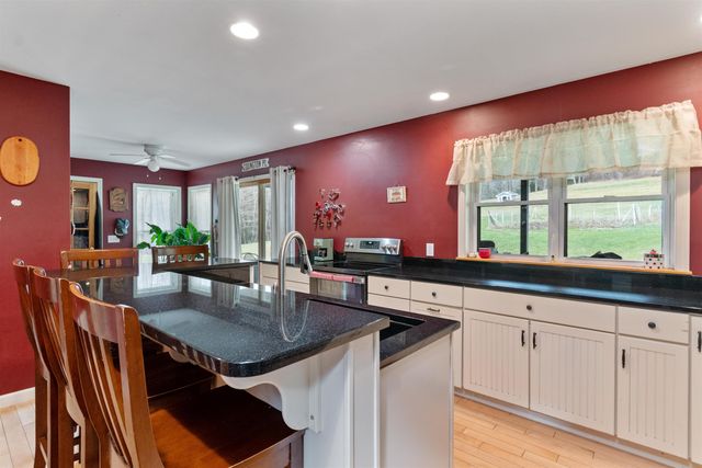 292 Brook Road, Chelsea, VT 05038