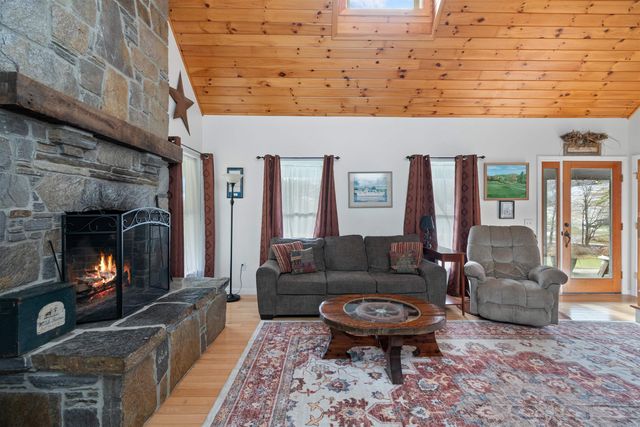 292 Brook Road, Chelsea, VT 05038