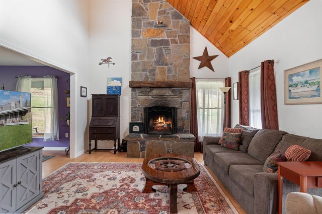 292 Brook Road, Chelsea, VT 05038