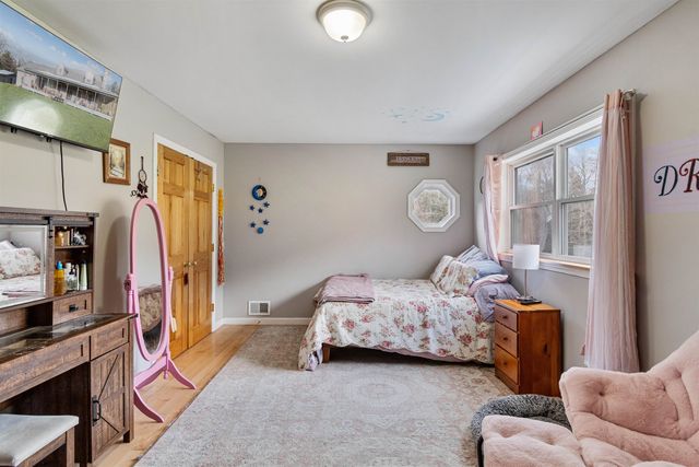 292 Brook Road, Chelsea, VT 05038