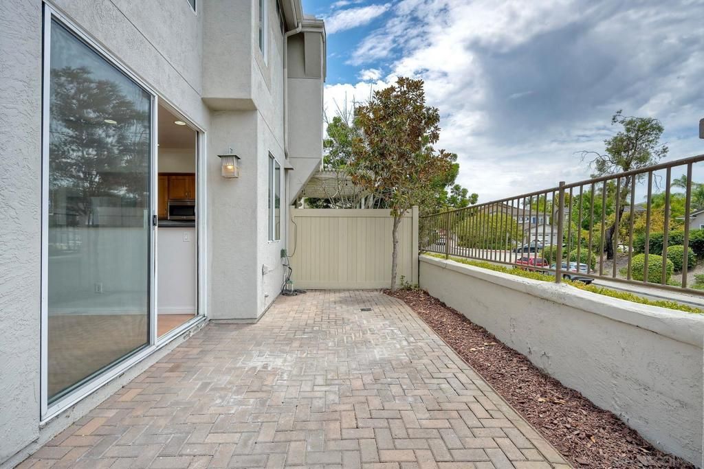Image 14 of property listing at 11795 Spruce Run Drive B, San Diego, CA 92131