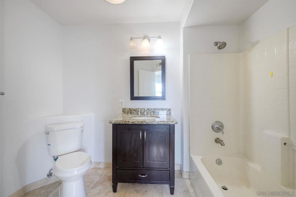 Image 18 of property listing at 11795 Spruce Run Drive B, San Diego, CA 92131