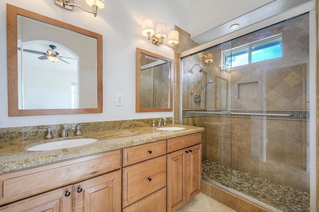 Image 24 of property listing at 11795 Spruce Run Drive B, San Diego, CA 92131