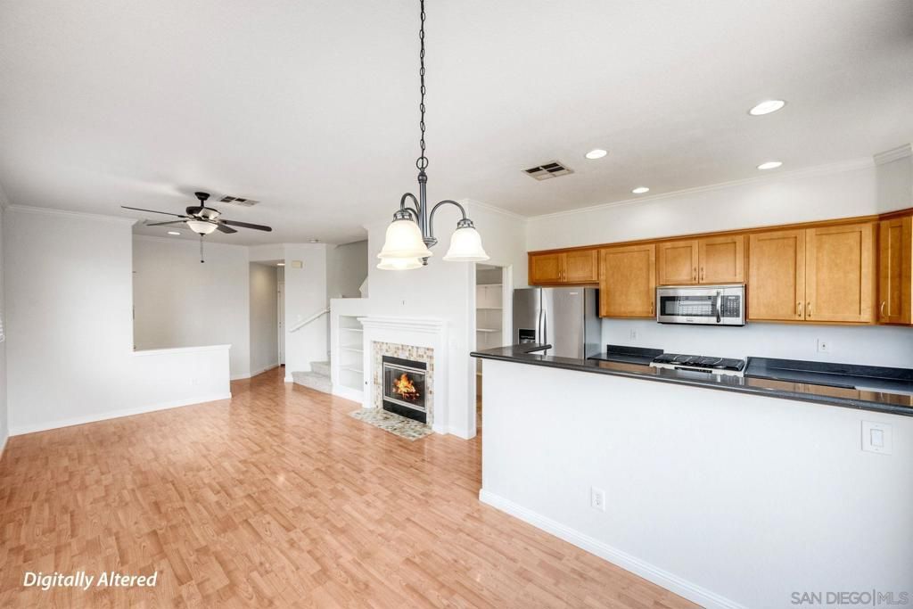 Image 5 of property listing at 11795 Spruce Run Drive B, San Diego, CA 92131