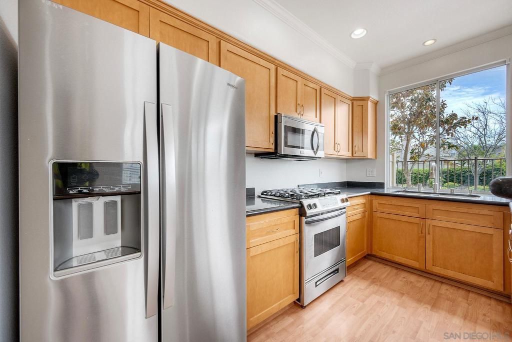 Image 9 of property listing at 11795 Spruce Run Drive B, San Diego, CA 92131