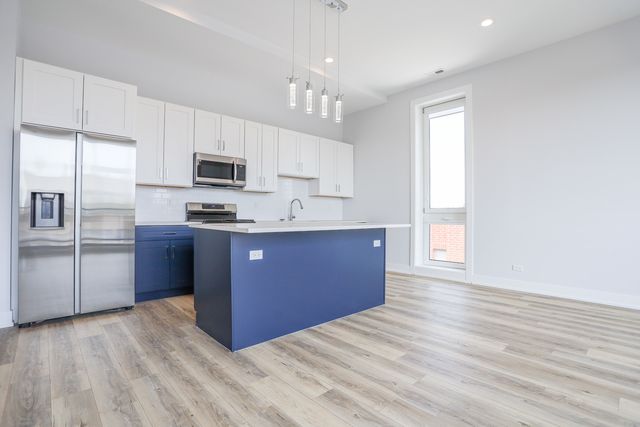 2402 W Carmen Avenue 203, Chicago, IL 60625