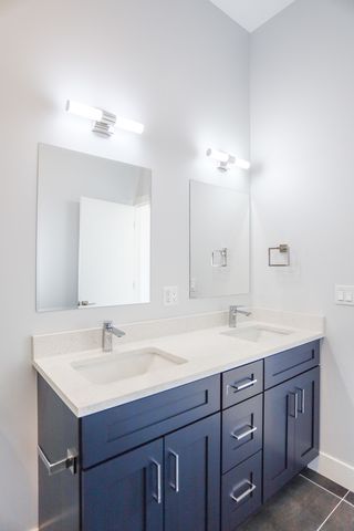 2402 W Carmen Avenue 203, Chicago, IL 60625