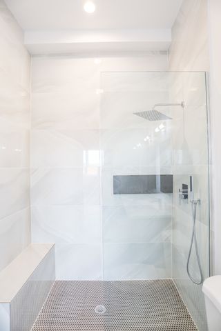 2402 W Carmen Avenue 203, Chicago, IL 60625