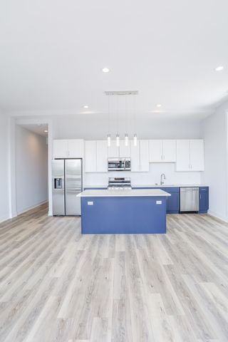 2402 W Carmen Avenue 203, Chicago, IL 60625