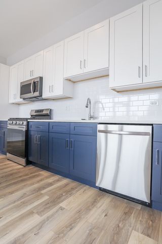 2402 W Carmen Avenue 203, Chicago, IL 60625