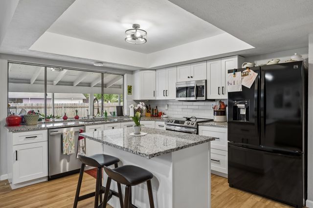 5168 Pruitt Drive, The Colony, TX 75056