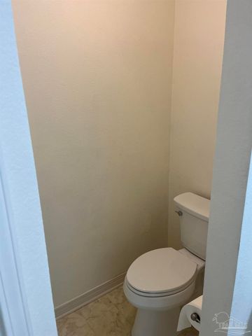 2782 Augustus Rd, Navarre, FL 32566