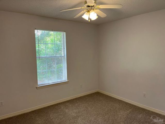 2782 Augustus Rd, Navarre, FL 32566