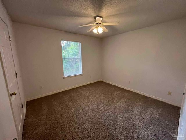 2782 Augustus Rd, Navarre, FL 32566