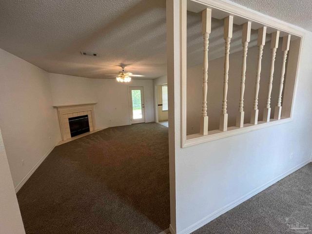 2782 Augustus Rd, Navarre, FL 32566