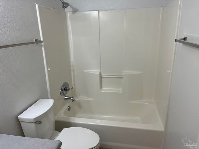 2782 Augustus Rd, Navarre, FL 32566