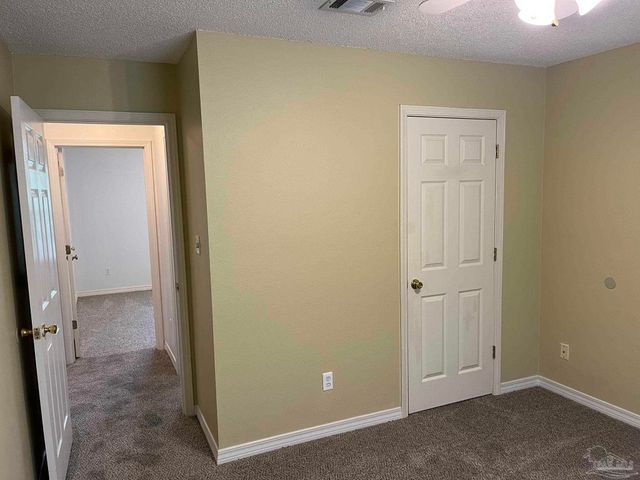 2782 Augustus Rd, Navarre, FL 32566
