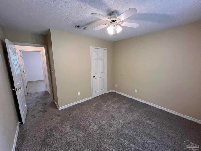 2782 Augustus Rd, Navarre, FL 32566
