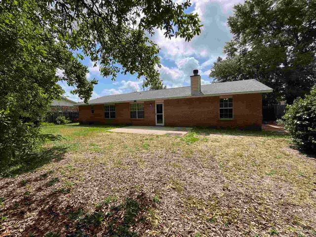2782 Augustus Rd, Navarre, FL 32566