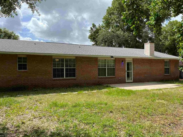 2782 Augustus Rd, Navarre, FL 32566