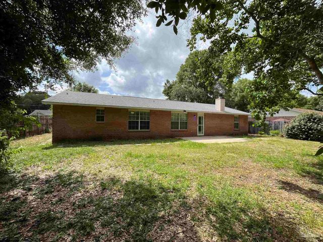 2782 Augustus Rd, Navarre, FL 32566