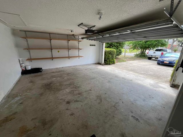 2782 Augustus Rd, Navarre, FL 32566