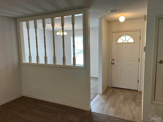 2782 Augustus Rd, Navarre, FL 32566