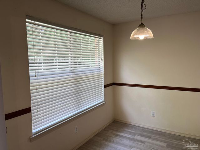 2782 Augustus Rd, Navarre, FL 32566