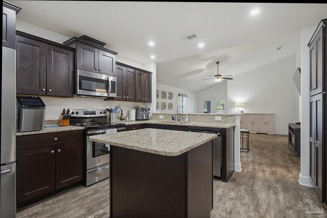 5730 Coronada Blvd, Pensacola, FL 32507