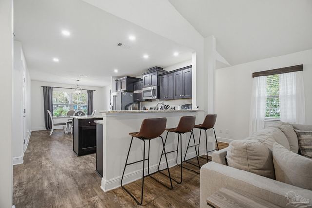 5730 Coronada Blvd, Pensacola, FL 32507