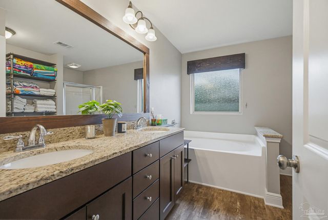 5730 Coronada Blvd, Pensacola, FL 32507