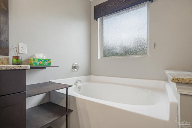 5730 Coronada Blvd, Pensacola, FL 32507