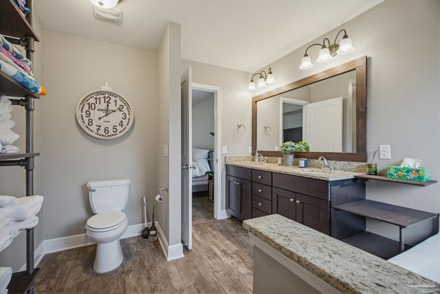 5730 Coronada Blvd, Pensacola, FL 32507