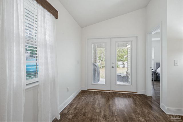 5730 Coronada Blvd, Pensacola, FL 32507