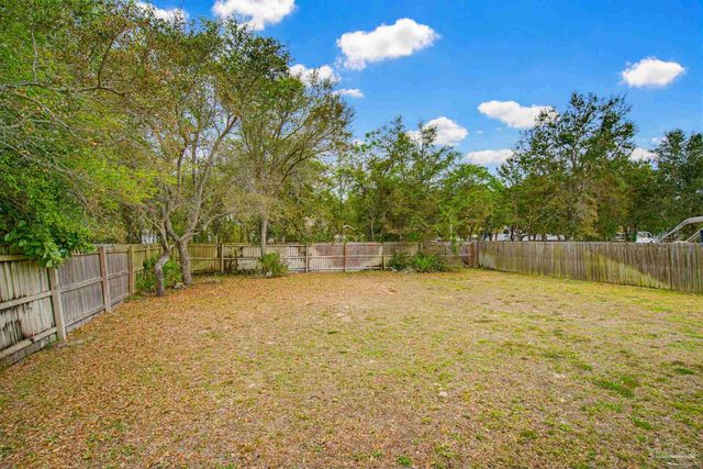 5730 Coronada Blvd, Pensacola, FL 32507