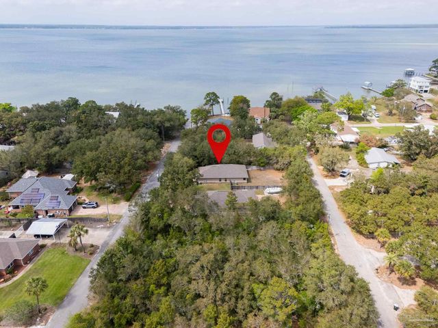5730 Coronada Blvd, Pensacola, FL 32507