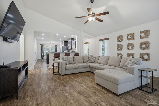 5730 Coronada Blvd, Pensacola, FL 32507