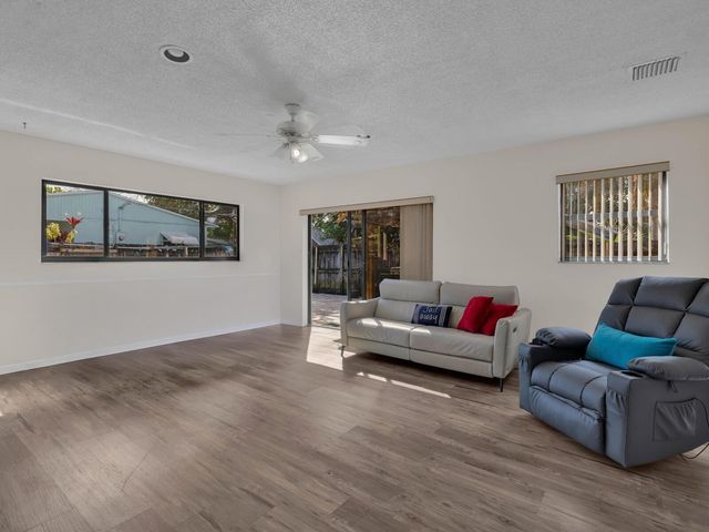 5372 NW 5th Avenue, Oakland Park, FL 33309