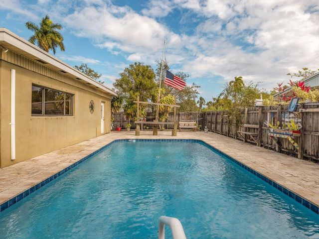 5372 NW 5th Avenue, Oakland Park, FL 33309