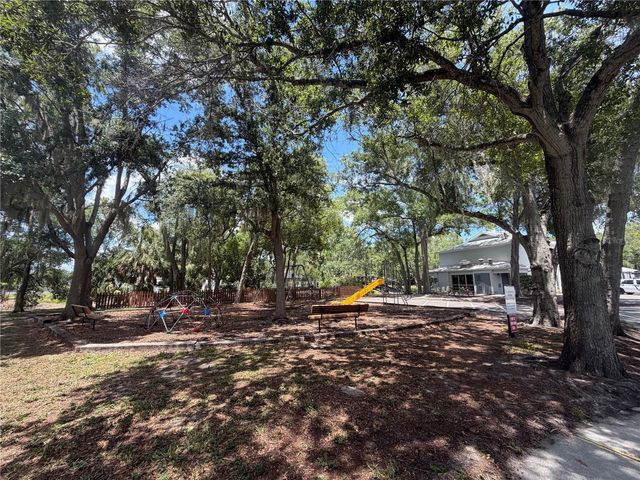 4105 WATERSIDE ISLAND COURT, Tampa, FL 33617