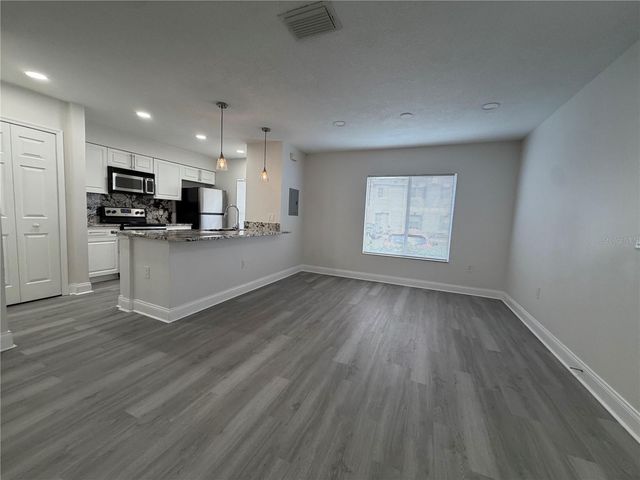 4105 WATERSIDE ISLAND COURT, Tampa, FL 33617
