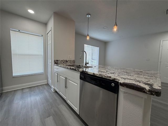 4105 WATERSIDE ISLAND COURT, Tampa, FL 33617