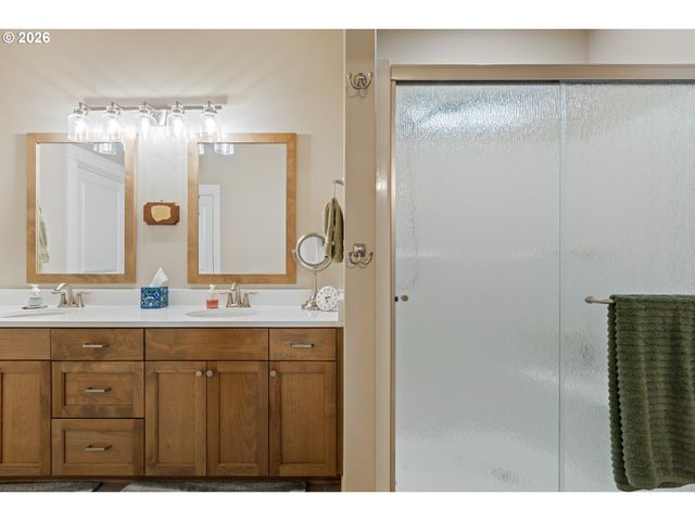 888 MEDINA Ave, Sutherlin, OR 97479