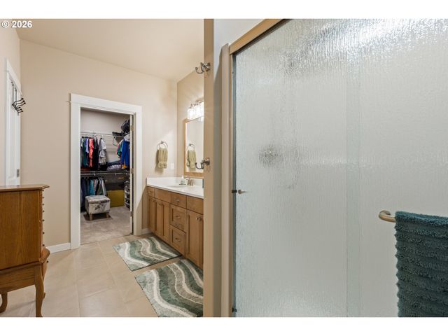 888 MEDINA Ave, Sutherlin, OR 97479