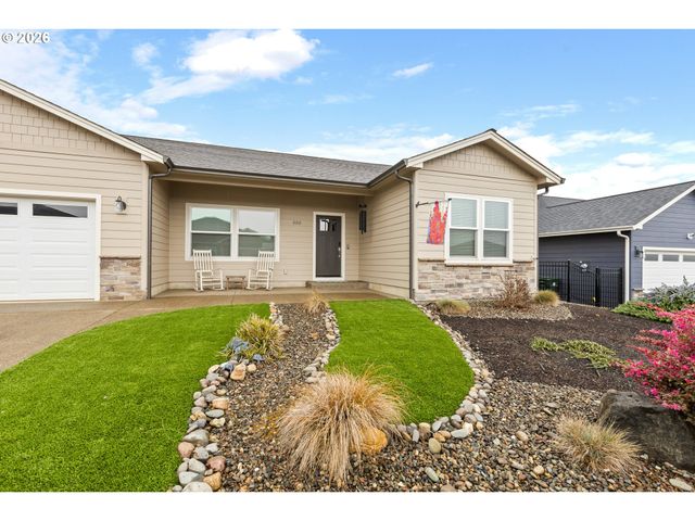 888 MEDINA Ave, Sutherlin, OR 97479