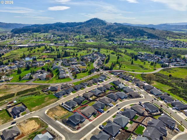 888 MEDINA Ave, Sutherlin, OR 97479