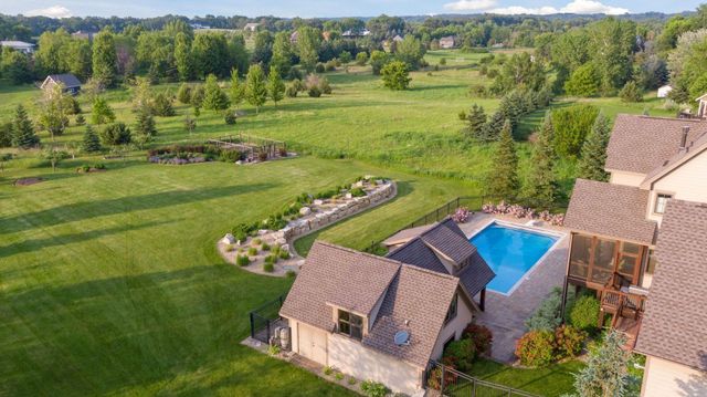 12686 20th Street N, West Lakeland, MN 55082