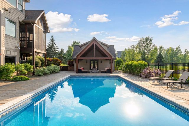 12686 20th Street N, West Lakeland, MN 55082