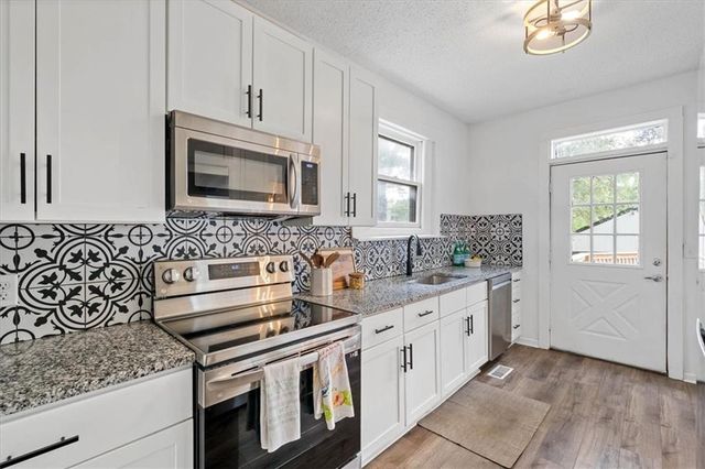 7415 Main Street, Kansas City, MO 64114